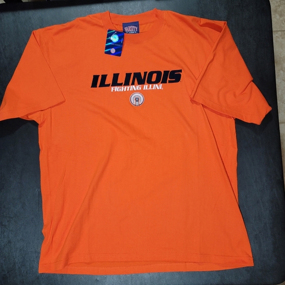 Varsity Other - University of Illinois Fighting Illini short sleeve tee.